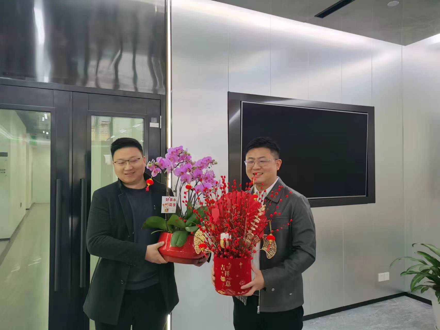上海邁維動(dòng)漫科技有限公司喜迎新年喬遷之喜：立足新起點(diǎn)，開啟新征程！(圖3)